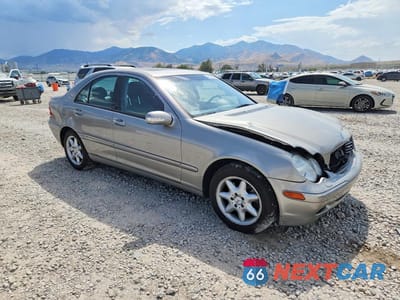 Czwarte zdjęcie samochodu z boku: 2003 MERCEDES-BENZ C 320 4MATIC VIN:WDBRF84J63F379450 - miniatura