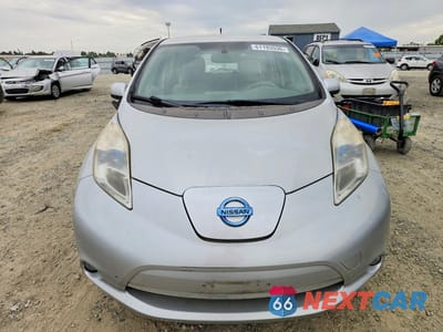 Piąte zdjęcie samochodu w środku: 2011 NISSAN LEAF SV VIN:JN1AZ0CP2BT006759 - miniatura