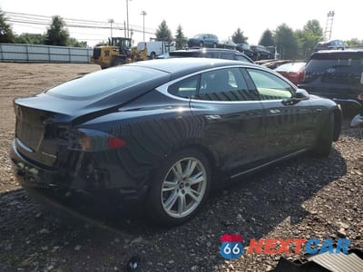 Trzecie zdjęcie samochodu z tyłu: 2021 TESLA MODEL S VIN:5YJSA1E24MF426237 - miniatura