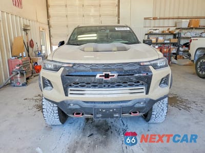 Piąte zdjęcie samochodu w środku: 2024 CHEVROLET COLORADO ZR2 VIN:1GCPTFEK8R1204412 - miniatura