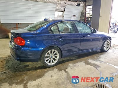 Trzecie zdjęcie samochodu z tyłu: 2011 BMW 328 XI SULEV VIN:WBAPK5C58BF125838 - miniatura