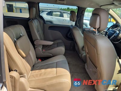 Zdjęcie 11 z 13 samochodu: 2016 CHRYSLER TOWN & COUNTRY TOURING VIN:2C4RC1BGXGR112769 - miniatura