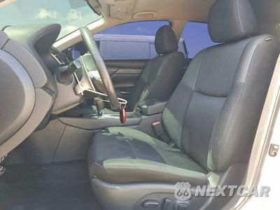 Zdjęcie 7 z 12 samochodu: 2017 NISSAN ALTIMA 2.5 SR VIN:1N4AL3AP8HC275155 - miniatura
