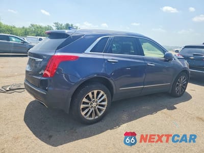 Trzecie zdjęcie samochodu z tyłu: 2018 CADILLAC XT5 PLATINUM VIN:1GYKNGRS0JZ218194 - miniatura