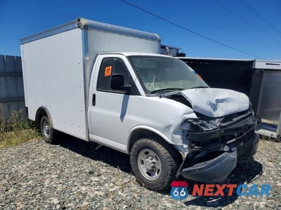 Czwarte zdjęcie samochodu z boku: 2019 CHEVROLET EXPRESS G3500 VIN:1GB0GRFP4K1298347 - miniatura