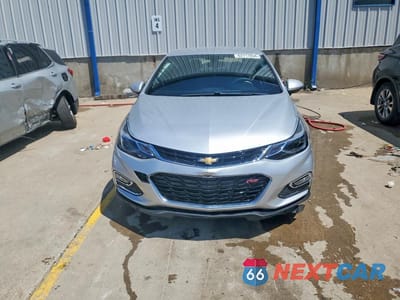 Piąte zdjęcie samochodu w środku: 2018 CHEVROLET CRUZE LT VIN:1G1BE5SM5J7237219 - miniatura