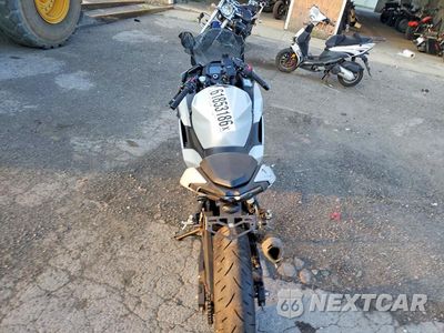 Zdjęcie 6 z 8 samochodu: 2025 KAWASAKI EX500 VIN:ML5EXGG11SDA71466 - miniatura