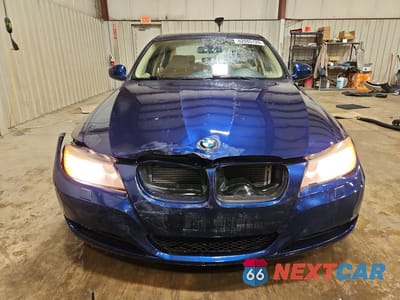 Piąte zdjęcie samochodu w środku: 2011 BMW 328 XI SULEV VIN:WBAPK5C57BF124843 - miniatura