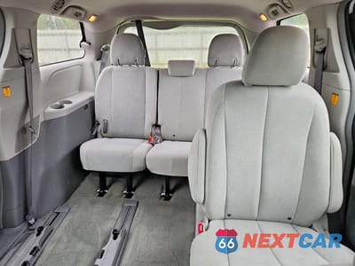 Zdjęcie 10 z 14 samochodu: 2011 TOYOTA SIENNA BASE 7-PASSENGER VIN:5TDZK3DC8BS158724 - miniatura