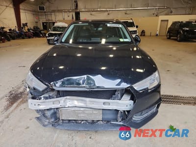 Piąte zdjęcie samochodu w środku: 2018 AUDI A4 VIN:WAUDNAF48JA022680 - miniatura