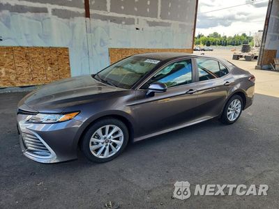 2023 TOYOTA CAMRY LE 4T1C11AK8PU808384 - główne zdjęcie licytacji z USA - miniatura