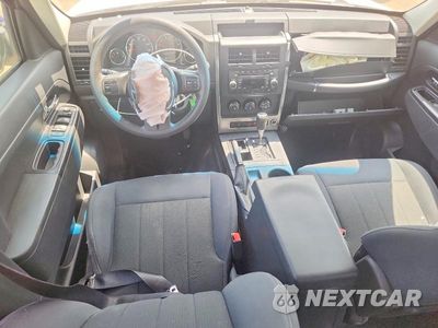Zdjęcie 8 z 12 samochodu: 2011 JEEP LIBERTY SPORT VIN:1J4PP2GK9BW578931 - miniatura