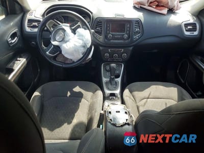 Zdjęcie 8 z 14 samochodu: 2018 JEEP COMPASS SPORT VIN:3C4NJDAB0JT455154 - miniatura