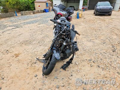 Drugie zdjęcie samochodu z przodu: 2023 YAMAHA YZFR3 A VIN:MH3RH18Y3PK010134 - miniatura
