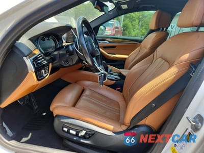 Zdjęcie 7 z 12 samochodu: 2019 BMW 530 I VIN:WBAJA5C54KWA58084 - miniatura