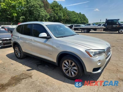 Czwarte zdjęcie samochodu z boku: 2015 BMW X3 SDRIVE28I VIN:5UXWZ7C50F0F76228 - miniatura