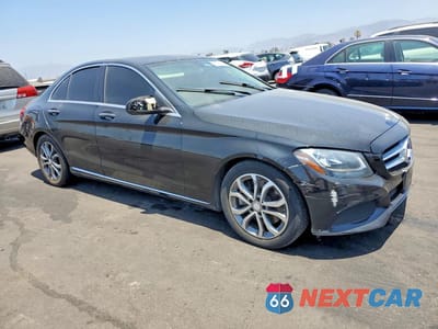 Czwarte zdjęcie samochodu z boku: 2016 MERCEDES-BENZ C 300 VIN:55SWF4JB5GU175340 - miniatura