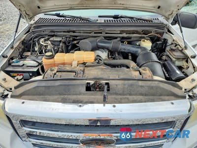 Zdjęcie 11 z 12 samochodu: 2005 FORD EXCURSION XLT VIN:1FMNU40S05EB81738 - miniatura