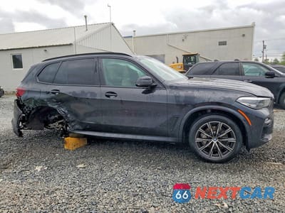 Czwarte zdjęcie samochodu z boku: 2021 BMW X5 XDRIVE40I VIN:5UXCR6C0XM9E11619 - miniatura