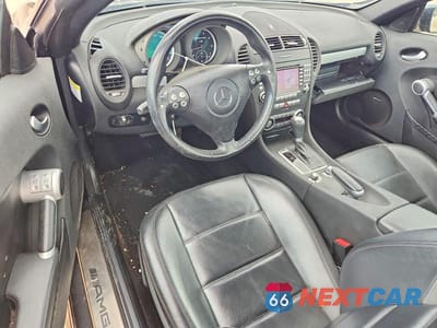 Zdjęcie 8 z 12 samochodu: 2005 MERCEDES-BENZ SLK 55 AMG VIN:WDBWK73FX5F075000 - miniatura