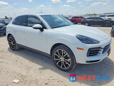 Czwarte zdjęcie samochodu z boku: 2019 PORSCHE CAYENNE S VIN:WP1AB2AY1KDA63889 - miniatura