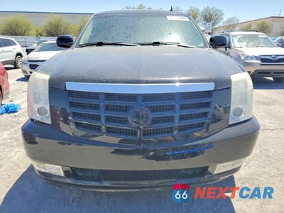 Piąte zdjęcie samochodu w środku: 2010 CADILLAC ESCALADE LUXURY VIN:1GYUKBEF9AR138552 - miniatura