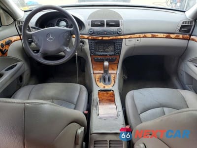Zdjęcie 8 z 12 samochodu: 2006 MERCEDES-BENZ E 350 VIN:WDBUF56J06A912044 - miniatura