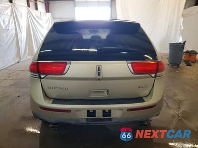Zdjęcie 6 z 12 samochodu: 2011 LINCOLN MKX VIN:2LMDJ6JKXBBJ11366 - miniatura