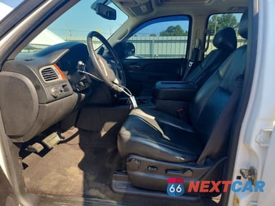 Zdjęcie 7 z 13 samochodu: 2013 CHEVROLET TAHOE C1500 LT VIN:1GNSCBE03DR359775 - miniatura
