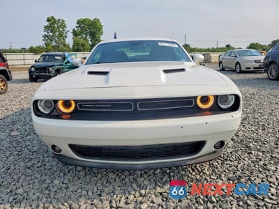 Piąte zdjęcie samochodu w środku: 2016 DODGE CHALLENGER SXT VIN:2C3CDZAG9GH257136 - miniatura