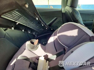 Zdjęcie 10 z 12 samochodu: 2021 TESLA MODEL Y VIN:5YJYGDEE2MF302102 - miniatura