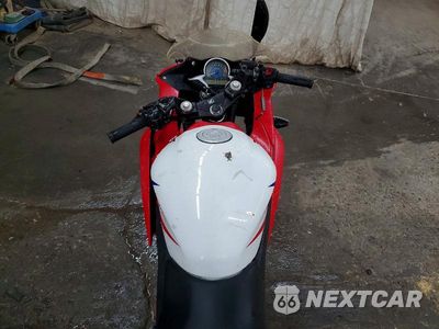 Zdjęcie 6 z 9 samochodu: 2013 HONDA CBR250 R VIN:MLHMC4106D5302493 - miniatura