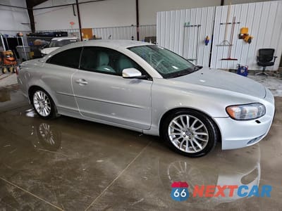 Czwarte zdjęcie samochodu z boku: 2007 VOLVO C70 T5 VIN:YV1MC682X7J010728 - miniatura