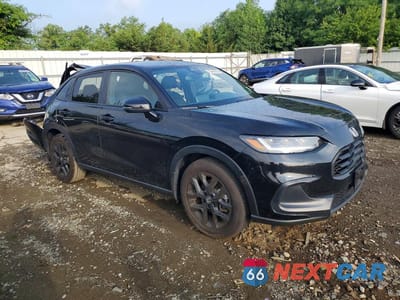 Czwarte zdjęcie samochodu z boku: 2025 HONDA HR-V SPORT VIN:3CZRZ2H54SM760208 - miniatura