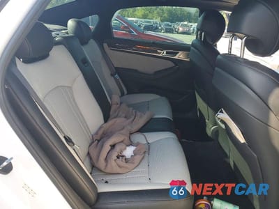 Zdjęcie 10 z 12 samochodu: 2018 GENESIS G80 SPORT VIN:KMHGN4JB7JU285485 - miniatura