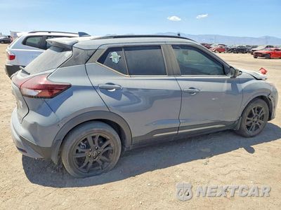 Trzecie zdjęcie samochodu z tyłu: 2022 NISSAN KICKS SR VIN:3N1CP5DV5NL516377 - miniatura
