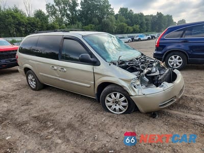 Czwarte zdjęcie samochodu z boku: 2005 CHRYSLER TOWN & COUNTRY TOURING VIN:2C4GP54L45R526219 - miniatura
