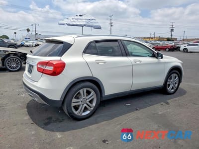 Trzecie zdjęcie samochodu z tyłu: 2016 MERCEDES-BENZ GLA 250 4MATIC VIN:WDCTG4GB8GJ225417 - miniatura