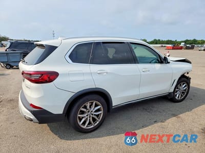 Trzecie zdjęcie samochodu z tyłu: 2021 BMW X5 XDRIVE40I VIN:5UXCR6C0XM9G08340 - miniatura