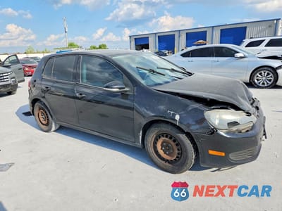 Czwarte zdjęcie samochodu z boku: 2013 VOLKSWAGEN GOLF VIN:WVWDB7AJXDW127515 - miniatura