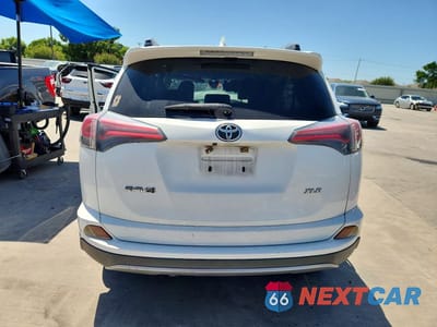 Zdjęcie 6 z 13 samochodu: 2017 TOYOTA RAV4 XLE VIN:JTMWFREV8HJ715003 - miniatura