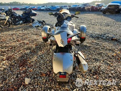 Czwarte zdjęcie samochodu z boku: 2013 CAN-AM SPYDER ROADSTER RS VIN:2BXNAAC19DV000711 - miniatura