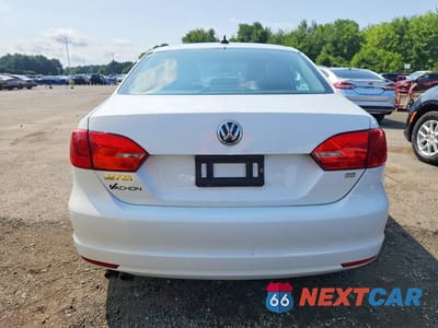 Zdjęcie 6 z 12 samochodu: 2014 VOLKSWAGEN JETTA SE VIN:3VWD17AJXEM294572 - miniatura
