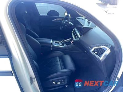 Piąte zdjęcie samochodu w środku: 2024 BMW XM VIN:5YM23CS02R9U56161 - miniatura