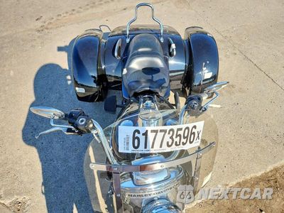Piąte zdjęcie samochodu w środku: 2015 HARLEY-DAVIDSON FLRT FREE WHEELER VIN:1HD1MCM16FB863099 - miniatura