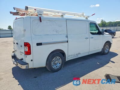 Trzecie zdjęcie samochodu z tyłu: 2015 NISSAN NV 2500 HD SL VIN:1N6AF0KY1FN804774 - miniatura