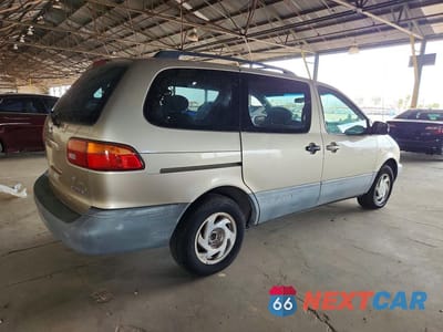 Trzecie zdjęcie samochodu z tyłu: 2000 TOYOTA SIENNA LE VIN:4T3ZF13C5YU268342 - miniatura