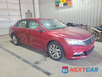 Czwarte zdjęcie samochodu z boku: 2018 VOLKSWAGEN PASSAT SE VIN:1VWBA7A30JC020561 - miniatura