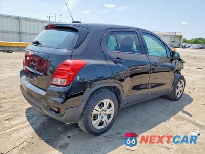 Trzecie zdjęcie samochodu z tyłu: 2019 CHEVROLET TRAX LS VIN:3GNCJKSB4KL176714 - miniatura