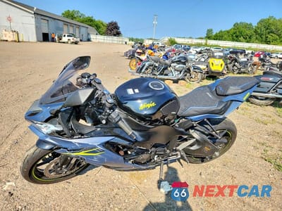 Trzecie zdjęcie samochodu z tyłu: 2022 KAWASAKI ZX636 K VIN:JKBZXJH11NA012879 - miniatura